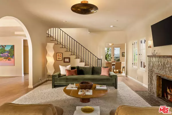 Los Angeles, CA 90027,1982 N Normandie Avenue