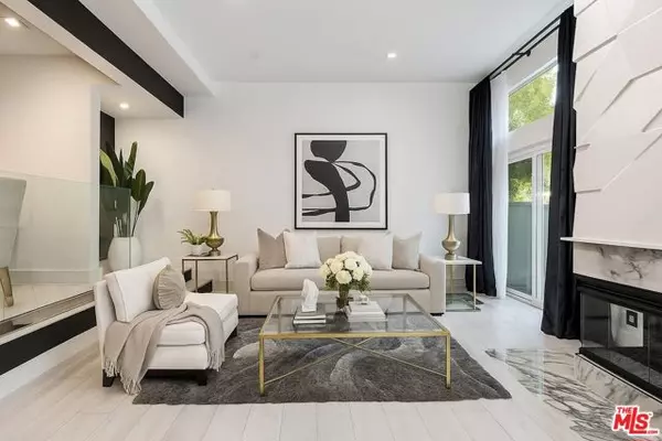 18730 Hatteras Street #23, Tarzana (los Angeles), CA 91356