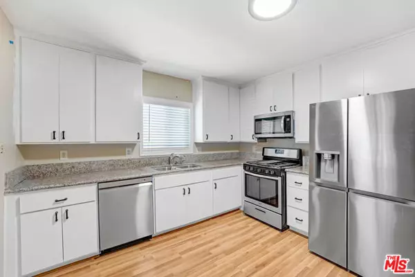 Los Angeles, CA 90038,5418 Lemon Grove Avenue #5420