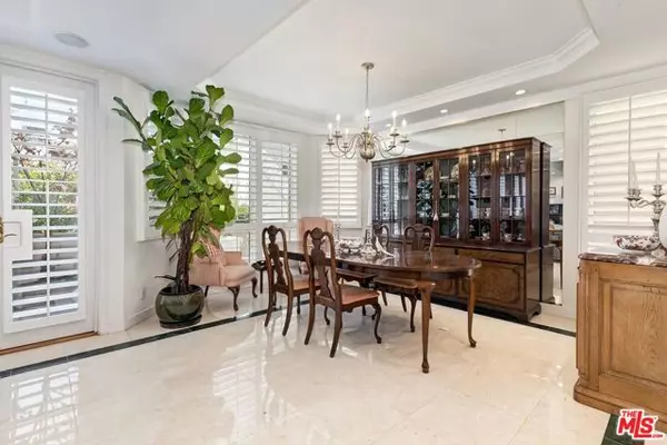 Beverly Hills, CA 90211,121 N Almont Drive #205