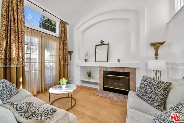 Valencia (santa Clarita), CA 91354,23334 Anacapa Lane