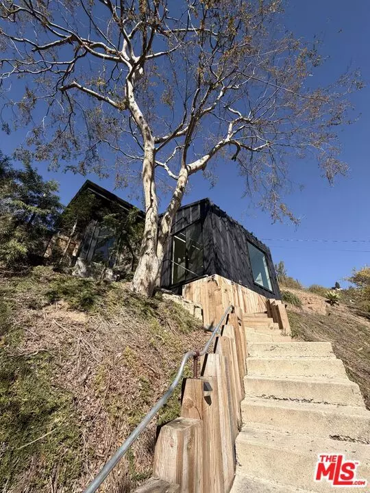 Los Angeles, CA 90065,4517 Cleland Avenue