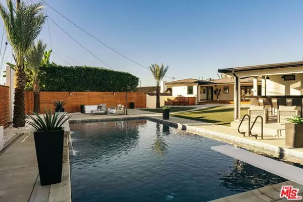 Los Angeles, CA 90056,5328 W 62nd Street