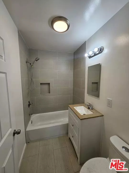 Los Angeles, CA 90043,2815 Southwest Drive