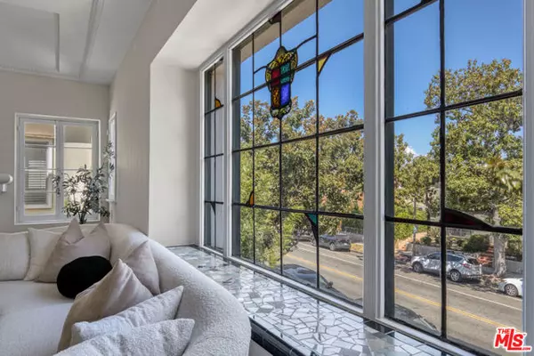 Beverly Hills, CA 90211,437 S Doheny Drive