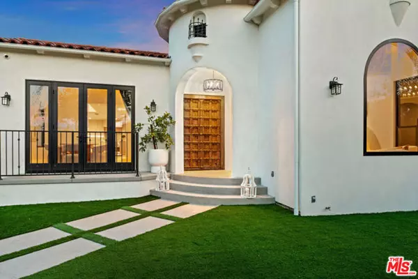 Los Angeles, CA 90048,100 S La Jolla Avenue