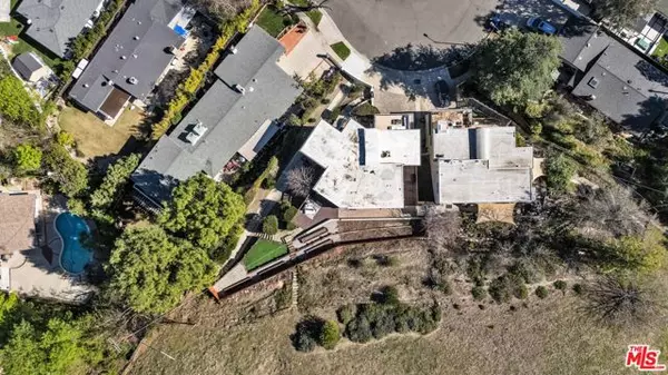 Woodland Hills (los Angeles), CA 91364,22736 Cavalier Street