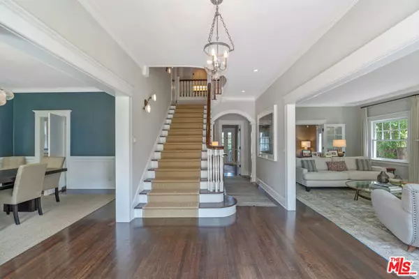 Los Angeles, CA 90004,236 S Irving Boulevard