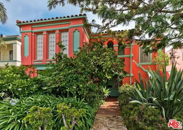 Los Angeles, CA 90048,7932 Blackburn Avenue