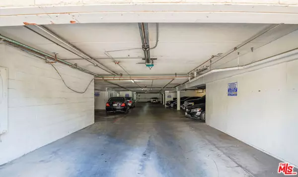 Hawthorne, CA 90250,14108 Doty Avenue #35