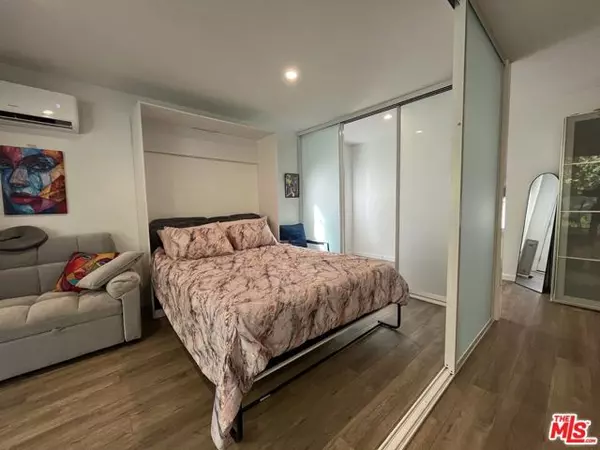 3708 Woodcliff Road, Sherman Oaks, CA 91403