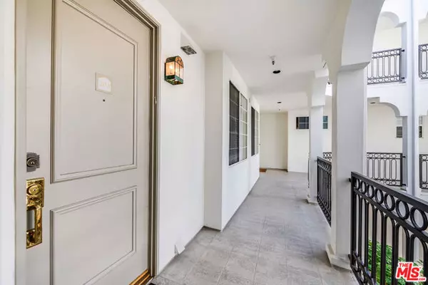 Los Angeles, CA 90024,10630 Eastborne Avenue #203