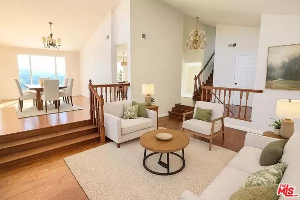 Westlake Village, CA 91361,1096 Stoneshead Court