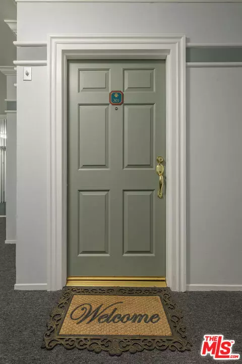 Valley Village, CA 91607,4829 Whitsett Avenue #301