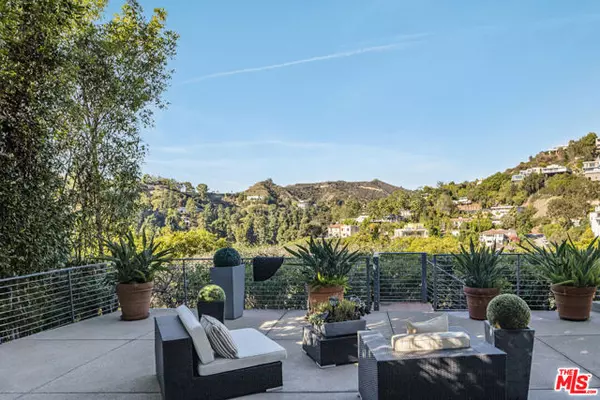 Beverly Hills, CA 90210,9422 Readcrest Drive