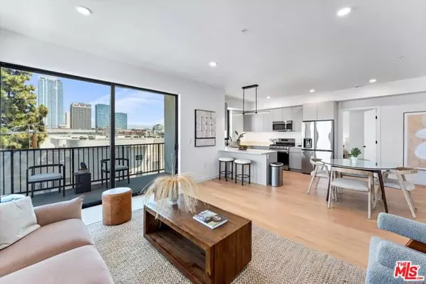 Los Angeles, CA 90006,904 S New Hampshire Avenue #610