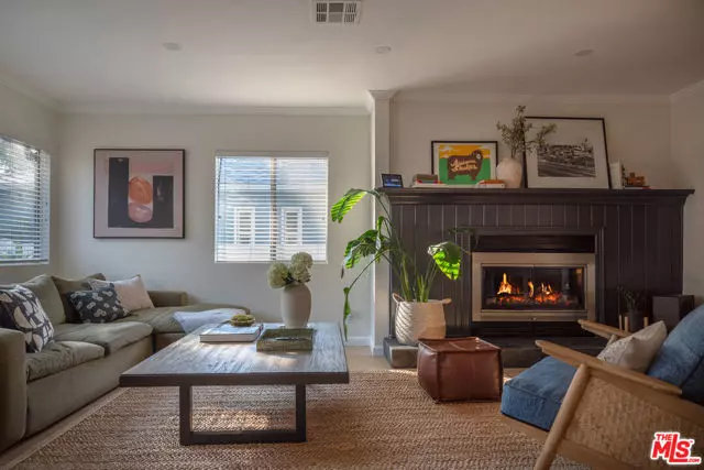 Sherman Oaks, CA 91423,4827 Tilden Avenue