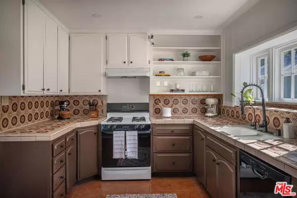 Sherman Oaks, CA 91423,4827 Tilden Avenue