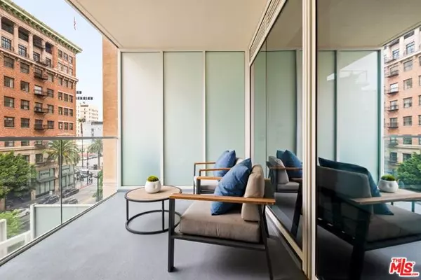 Los Angeles, CA 90028,6250 Hollywood Boulevard #5N