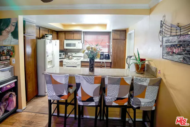 Van Nuys (los Angeles), CA 91405,13623 Valerio Street #C