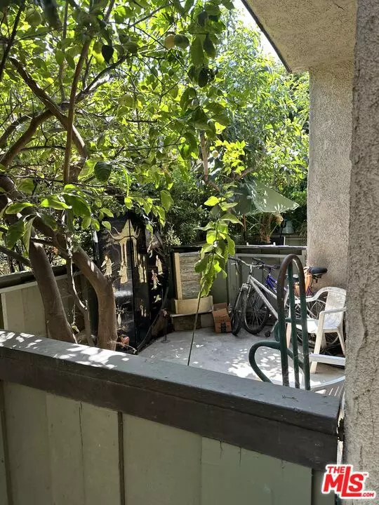 Van Nuys (los Angeles), CA 91405,13623 Valerio Street #C