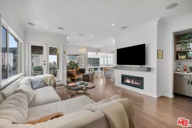 1326 Londonderry View Drive #7, Los Angeles, CA 90069