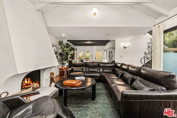 Marina Del Rey, CA 90292,14 Anchorage Street