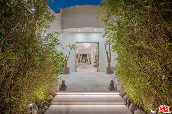 Beverly Hills, CA 90210,1821 Loma Vista Drive