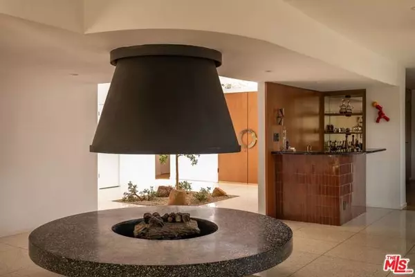 Los Angeles, CA 90049,1345 Casiano Road