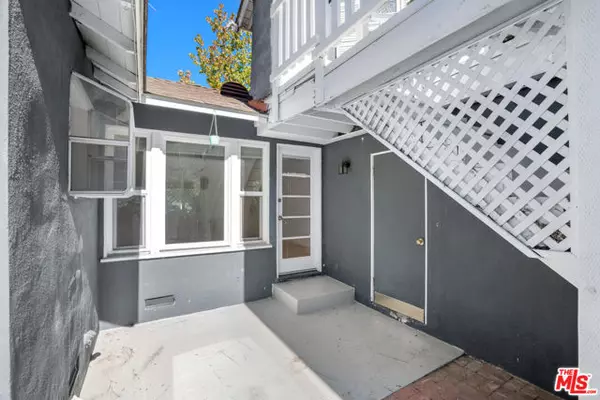 Studio City (los Angeles), CA 91604,12334 Moorpark Street