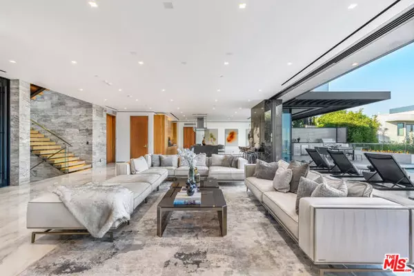 Los Angeles, CA 90069,9410 Sierra Mar Place