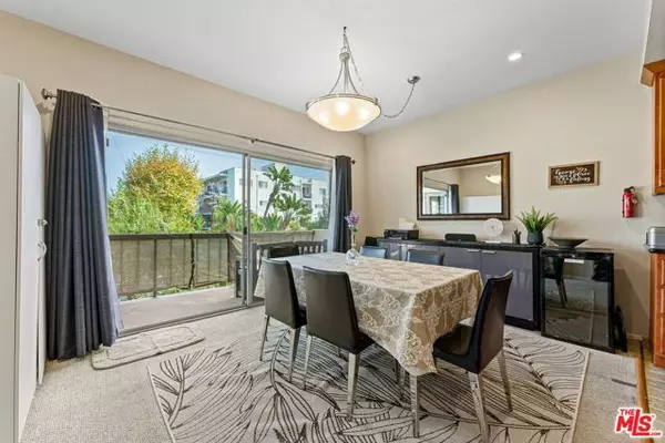 Los Angeles, CA 90049,612 S Barrington Avenue #317