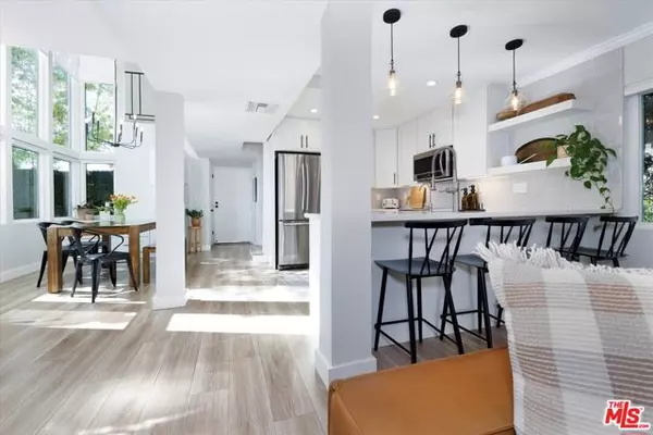 Calabasas, CA 91302,23351 Park Sorrento #71