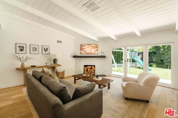 Sherman Oaks, CA 91401,13211 Cumpston Street