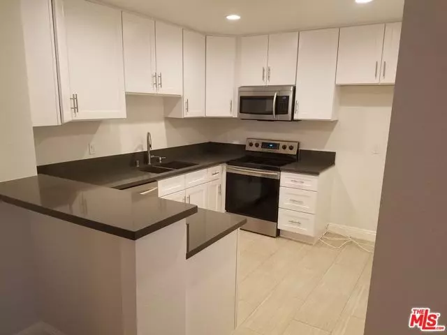 Santa Monica, CA 90403,827 2ND Street #106