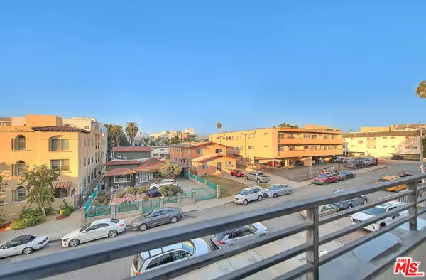 Los Angeles, CA 90004,5014 Rosewood Avenue #1/2