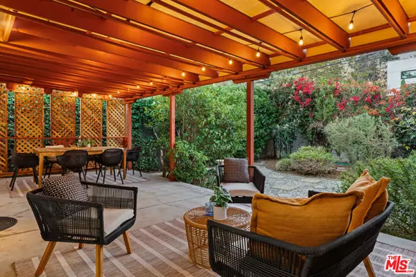 Los Angeles, CA 90066,2449 Walgrove Avenue