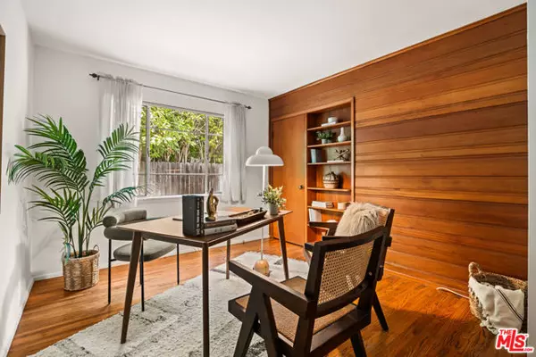 Los Angeles, CA 90066,2449 Walgrove Avenue