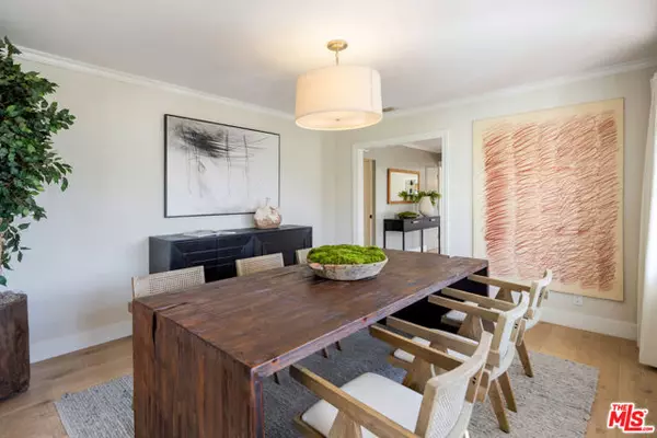 Los Angeles, CA 90049,516 Hanley Place