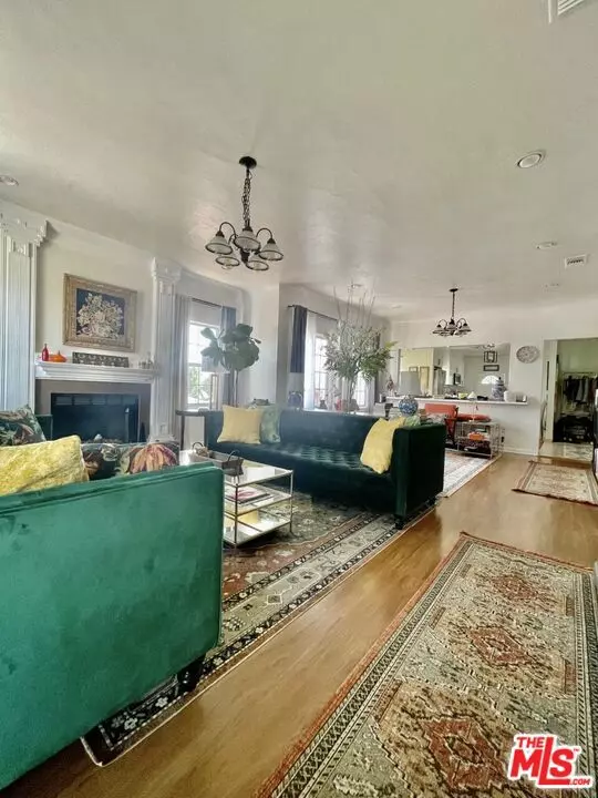 Los Angeles, CA 90019,1732 Hauser Boulevard