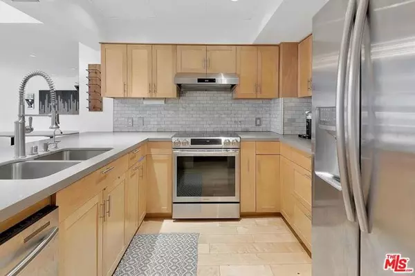 7135 Hollywood Boulevard #103, Los Angeles, CA 90046