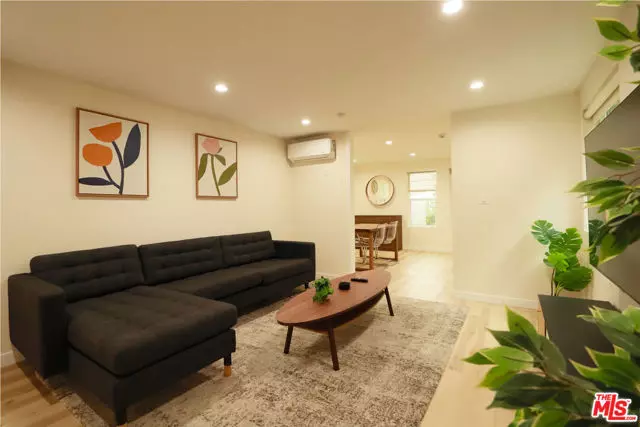 9042 Phyllis Avenue #B, West Hollywood, CA 90069