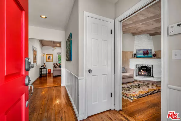 Encino (los Angeles), CA 91436,5109 Valjean Avenue