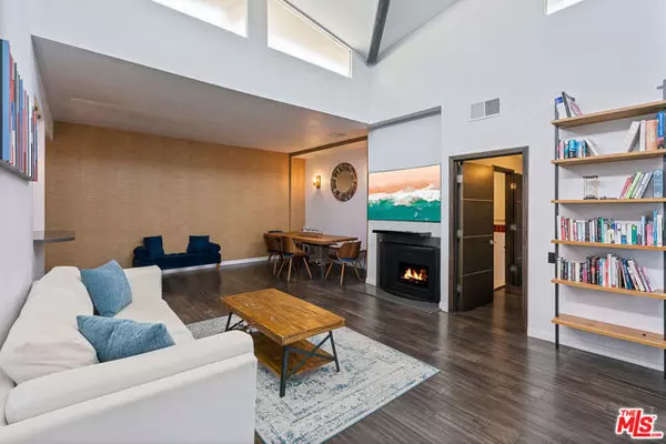 Los Angeles, CA 90025,2175 S Beverly Glen Boulevard #403