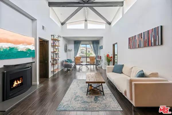 Los Angeles, CA 90025,2175 S Beverly Glen Boulevard #403