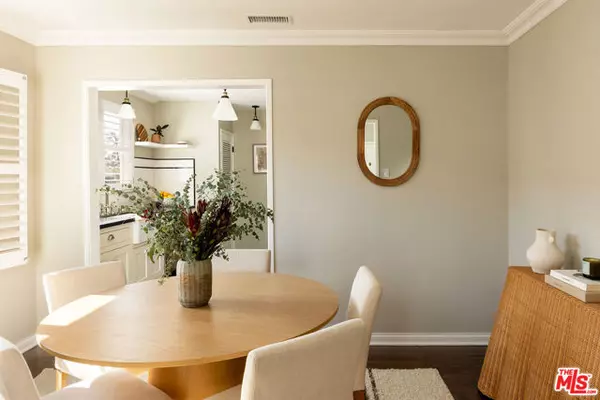 Los Angeles, CA 90048,118 N Flores Street