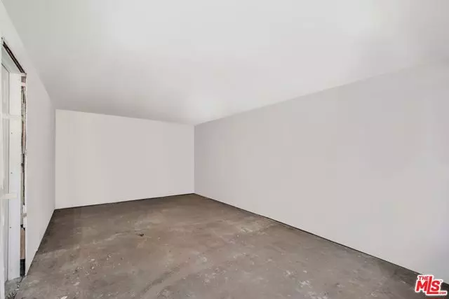 Los Angeles, CA 90043,4215 W 58th Place