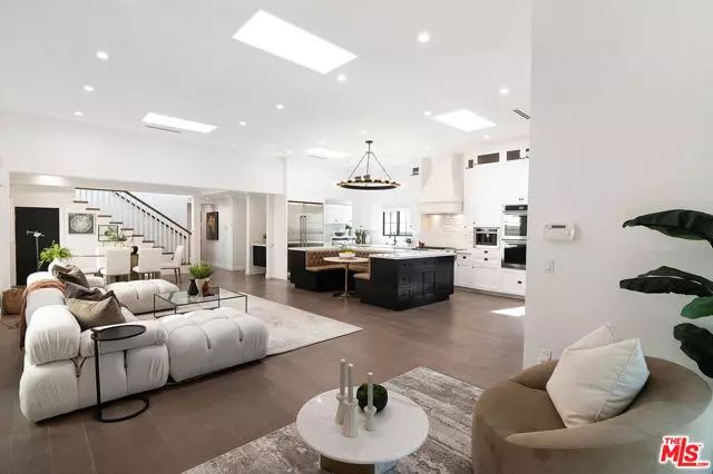 638 N Sierra Bonita Avenue, Los Angeles, CA 90036