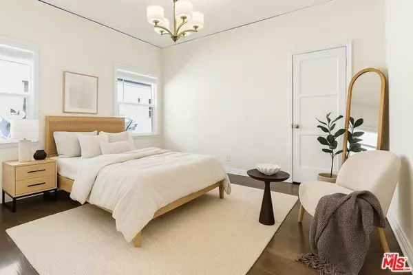 Los Angeles, CA 90048,111 N Harper Avenue #1/2