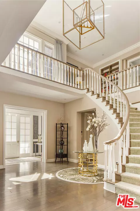 Beverly Hills, CA 90210,720 N Crescent Drive